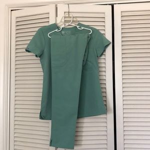 Women’s jade figs scrubs